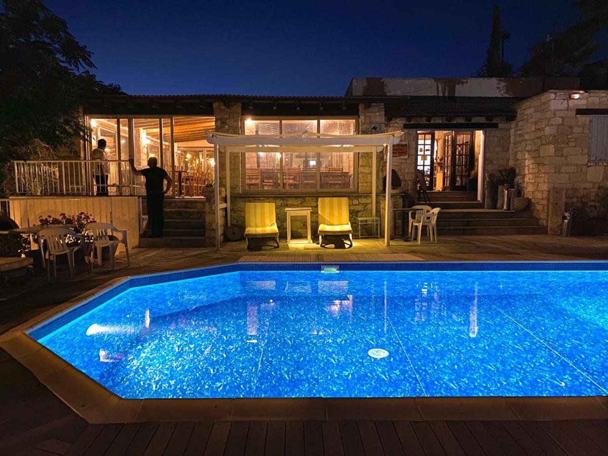 Landhaus Cyprus Villages & Restaurant - Location - - With Access To Pool And Stunning Views Tochni
