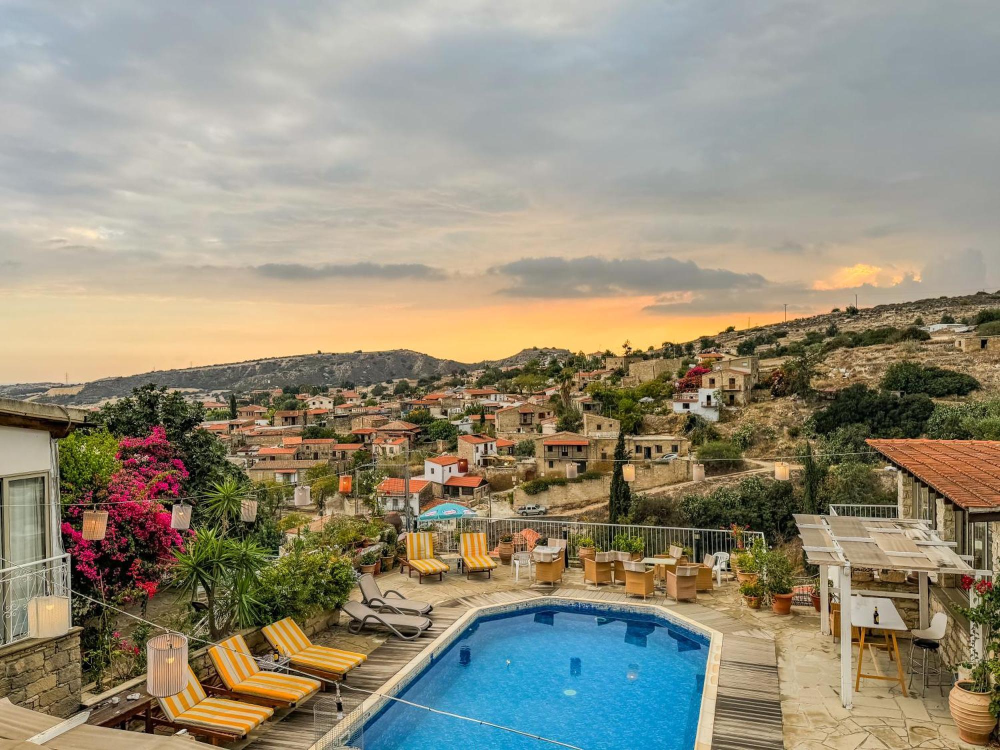 Landhaus Cyprus Villages & Restaurant - Location - - With Access To Pool And Stunning Views Tochni