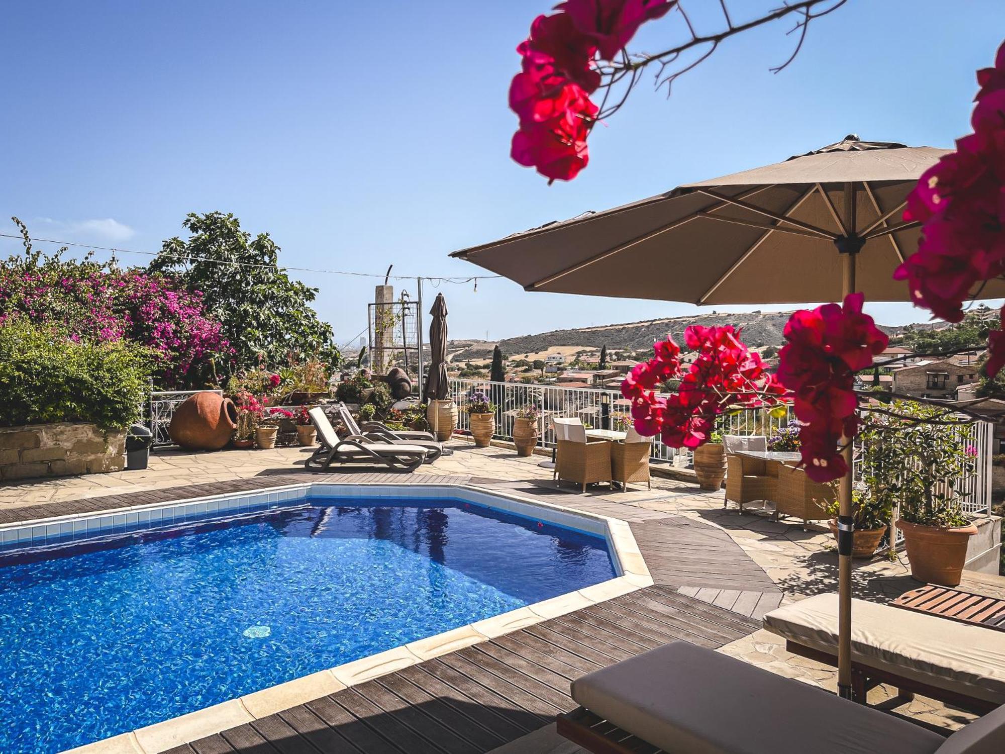Cyprus Villages & Restaurant - Location - - With Access To Pool And Stunning Views Landhaus *
