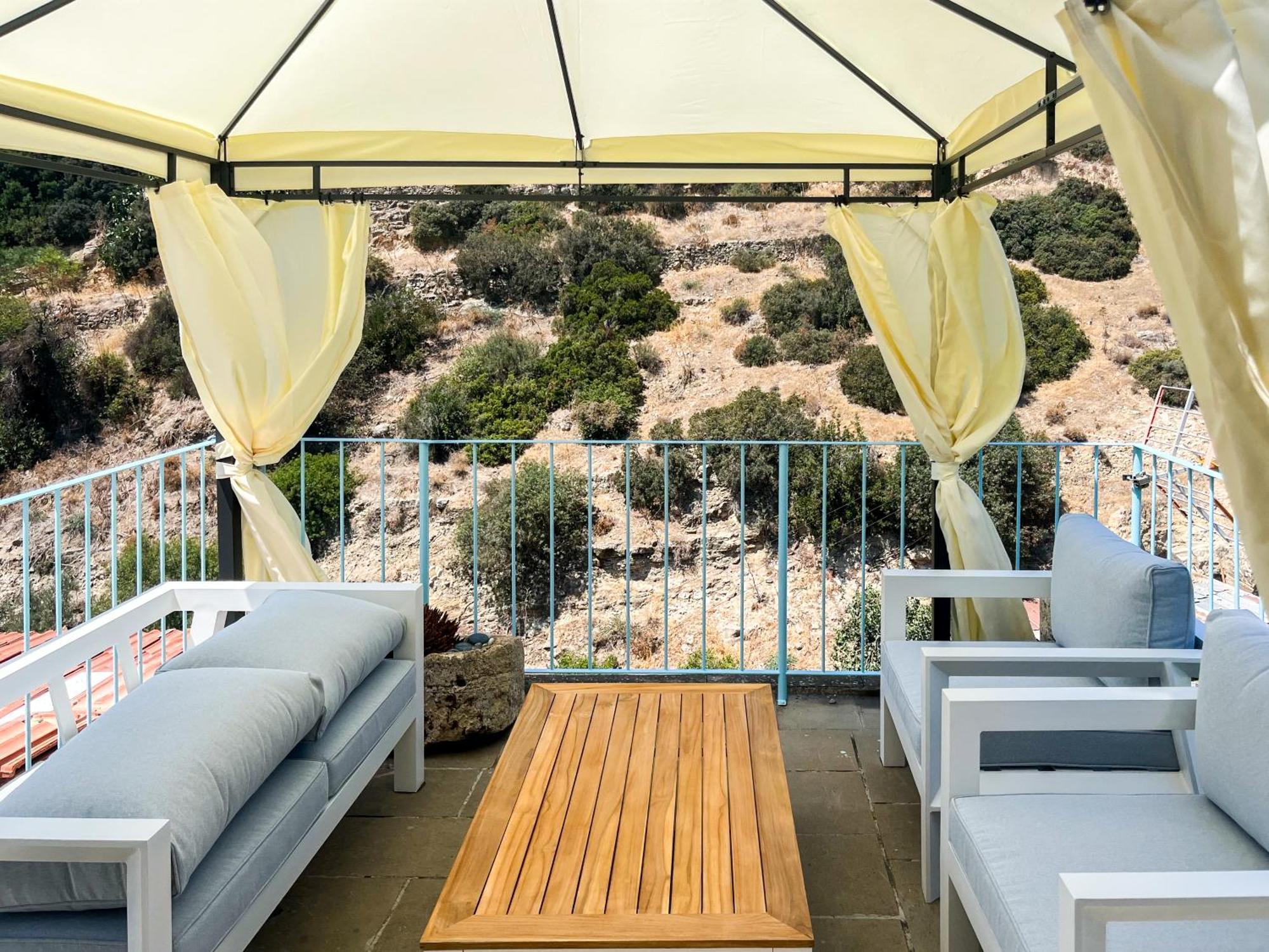 Landhaus Cyprus Villages & Restaurant - Location - - With Access To Pool And Stunning Views Tochni