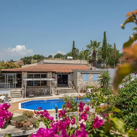 Cyprus Villages Hotel & Restaurant - Central Location - Bed & Breakfast - With Access To Pool And Stunning Views Tochni Exterior photo