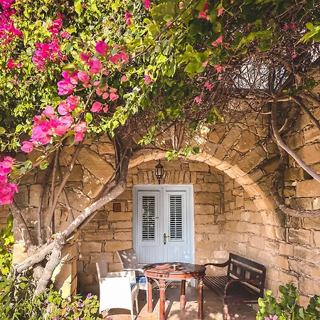 Cyprus Villages Hotel & Restaurant - Central Location - Bed & Breakfast - With Access To Pool And Stunning Views Tochni Exterior photo