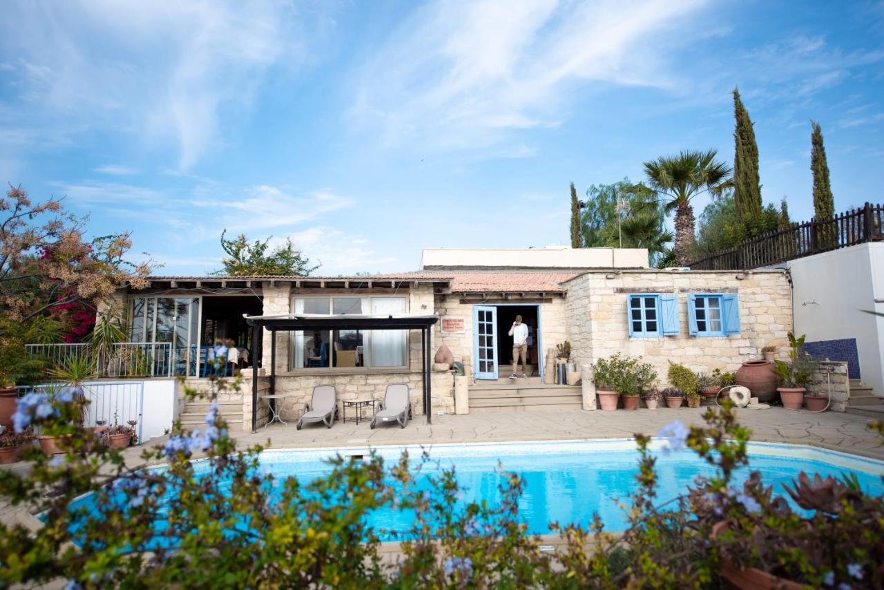 Country house Cyprus Villages & Restaurant - Location - - With Access To Pool And Stunning Views Tochni