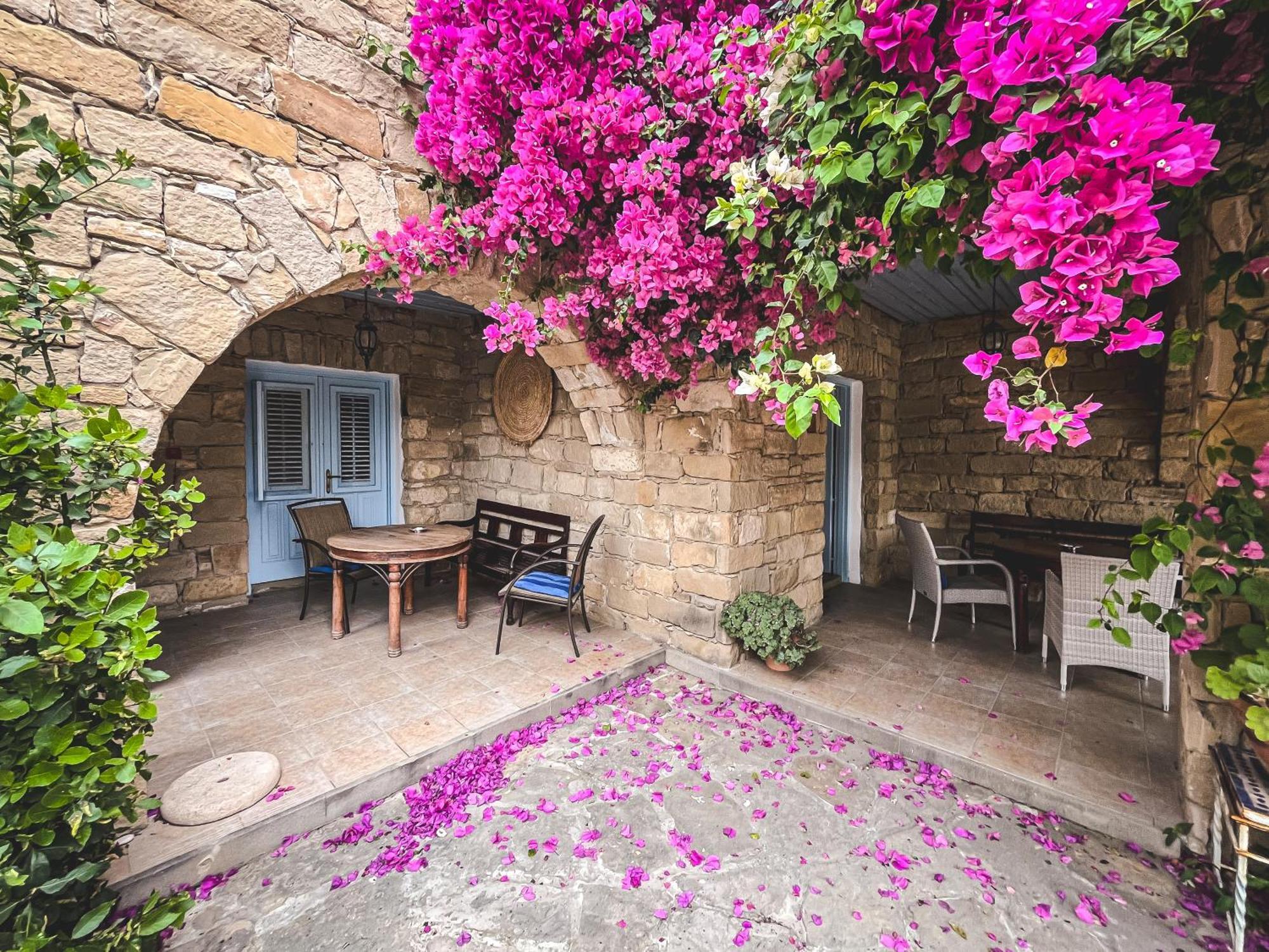 Country house Cyprus Villages & Restaurant - Location - - With Access To Pool And Stunning Views
