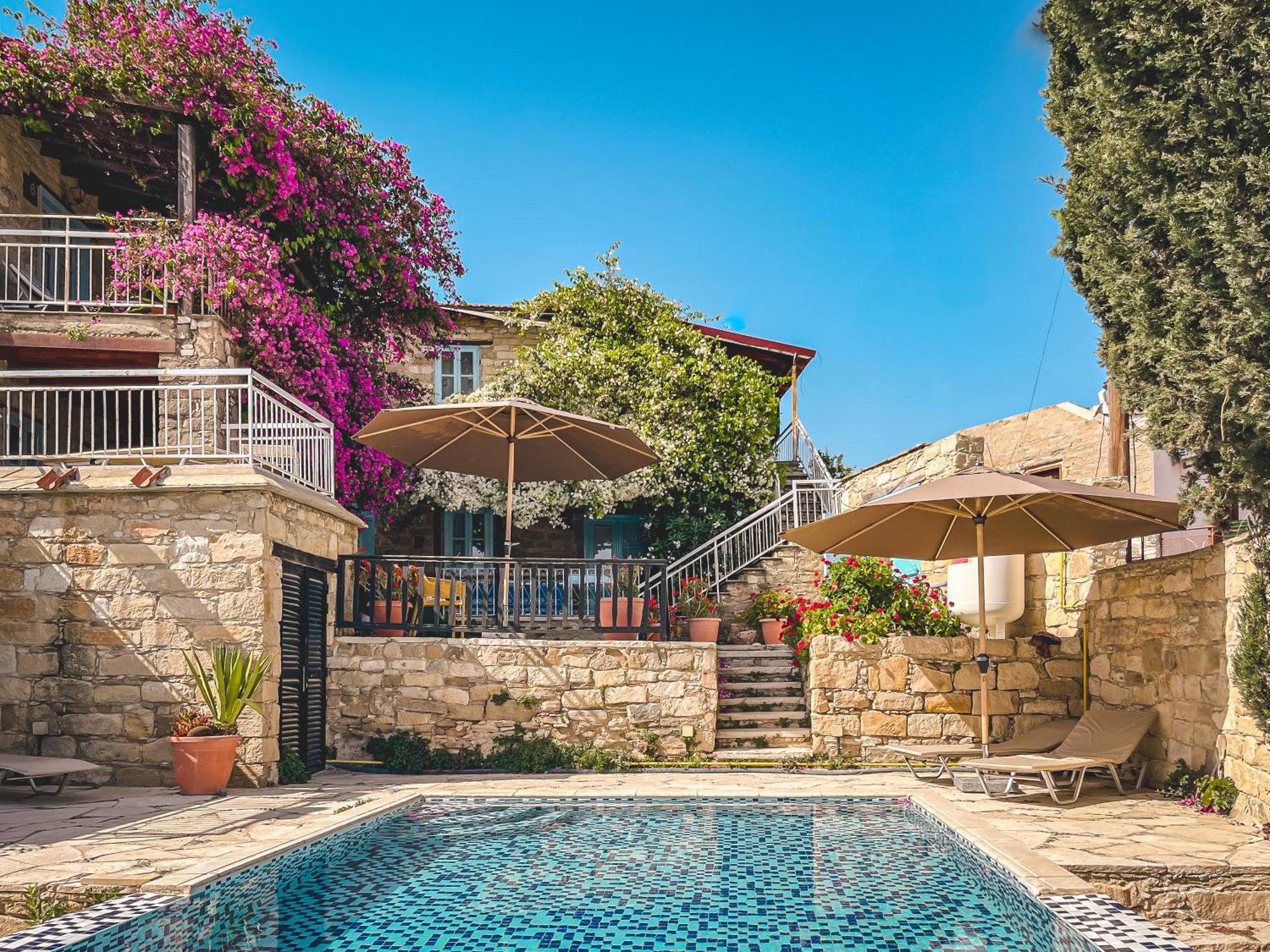 Cyprus Villages & Restaurant - Location - - With Access To Pool And Stunning Views * Тохни